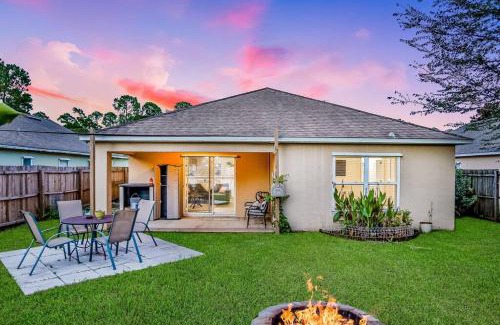 St. Augustine House | Pet-friendly 3 BR Modern Space, 5 min to Downtown