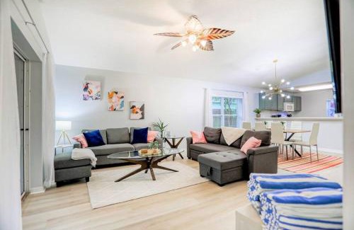 St. Augustine House | Pet-friendly 3 BR Modern Space, 5 min to Downtown