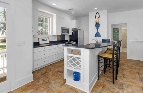 Melrose on the Beach House | Pet-Friendly 3BR Cottage with Golf Cart