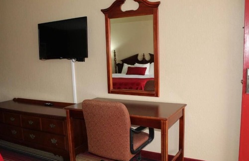 Perry House | Pet-Friendly! 4 Amazing Units! Near Perry Area Historical Museum, Free Parking!