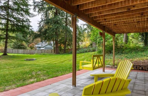 Sammamish House | Pet-Friendly 4BR Home, Huge Yard, Sleeps 12