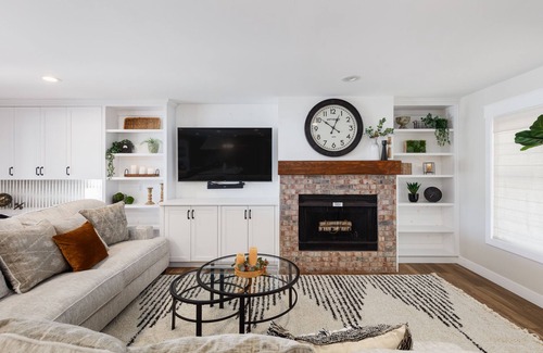 Paradise Valley Village Villa | Pet-friendly 7-bed, 4-bath home w/ pool, spa, sports court, fire pit, playground