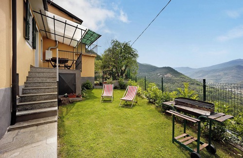 Casanova Lerrone Apartment | Pet-Friendly Apartment 'Casa dei Fiori' with Mountain View & Wi-Fi