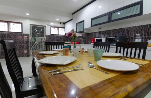 Central District Apartment | [Pet-friendly] A Spacious 3BR House, FREE Parking