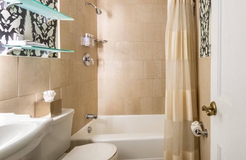 Historic District Hotel | Pet-friendly Accommodation at Historic Inns of Annapolis! Enjoy Historic Views!