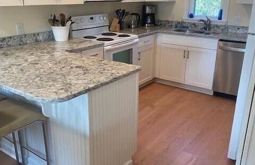 Emerald Isle Cottage | Pet Friendly, Affordable and private Single family home