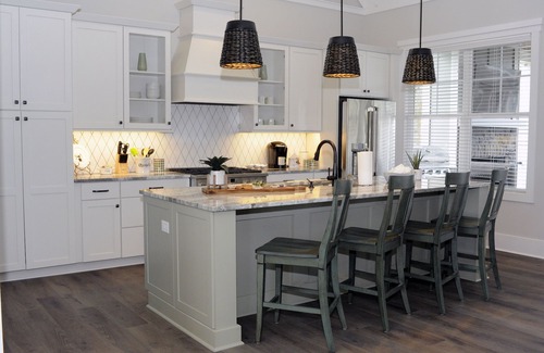 Lake Oconee Cottage | Pet Friendly and Gorgeous Top Side Cottage at Cottage Cove at Lake Oconee!