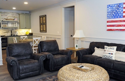 Lake Oconee Cottage | Pet Friendly and Gorgeous Top Side Cottage at Cottage Cove at Lake Oconee!