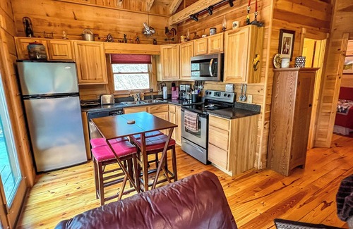 West Jefferson Cabin | Pet Friendly and 2026 is Coming Soon!