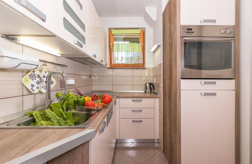 Zambratija Apartment | Pet friendly apartment in Zambratija