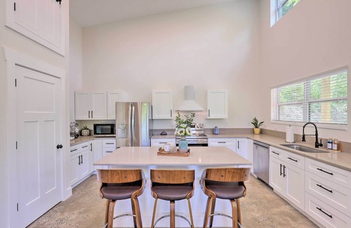 Woodfin House | Pet-Friendly Asheville Retreat w/Hot Tub