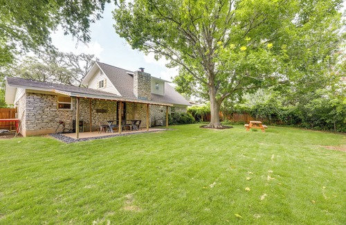 Parker Lane House | Pet-Friendly Austin Vacation Rental w/Backyard!