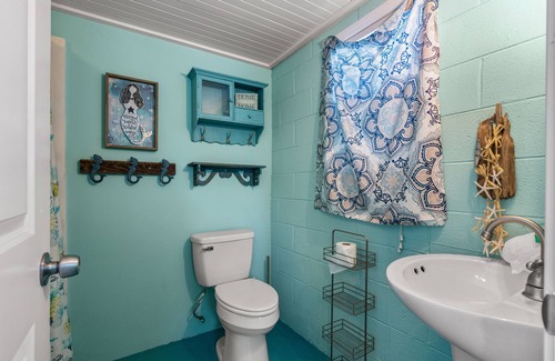 Cherry Grove Beach House | Pet Friendly Beach House, Short Walk To Beach + FREE DAILY ACTIVITIES!