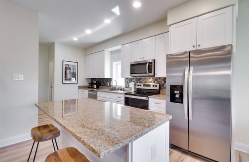 Mount Jackson House | Pet-Friendly Basye Vacation Rental w/Fireplace!