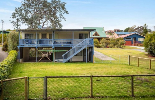 Kianga House | Pet friendly Beach House at Kianga