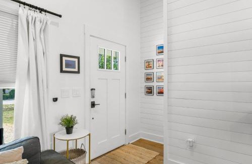 Port St. Joe House | Pet Friendly Beach House - 6th Street Retreat by Panhandle Getaways