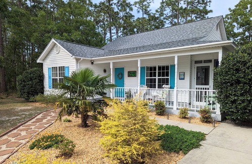 Boiling Spring Lakes House | Pet friendly beautiful home w private backyard. Near many amenities & the beach!