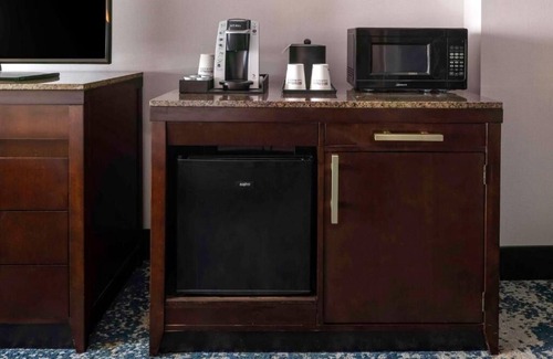 Bethesda Hotel | Pet Friendly Bethesda Room Near Metro NIH And Washington DC