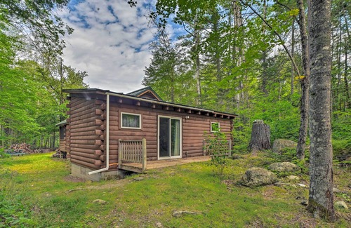 The Forks Cabin | Pet-Friendly Cabin in The Forks w/ Fire Pit!