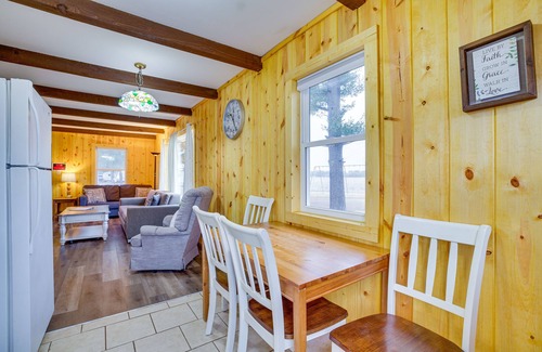 Mauston Cabin | Pet-Friendly Cabin Retreat: Wisconsin River Access