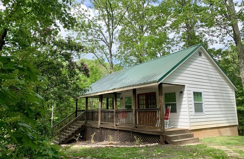 Dahlonega Cabin | Pet-friendly cabin with covered porch, King bed, and laptop friendly workspace