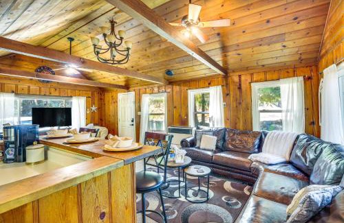Crestline House | Pet-Friendly California Abode with Fenced-In Yard!