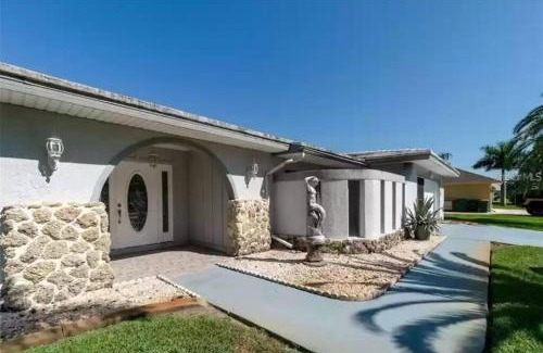 Gulf Cove Villa | Pet Friendly Canal Front 3-Bedroom Grand Villa with Pool, Linai and Dock
