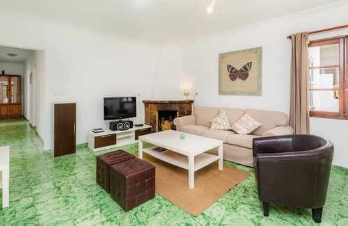 Cala Ratjada Ski Chalet | Pet-Friendly Chalet 'Cas Padrins' close to the Beach with Garden & Wi-Fi