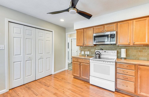 Charlotte House | Pet-Friendly Charlotte Home w/Deck Near Uptown!