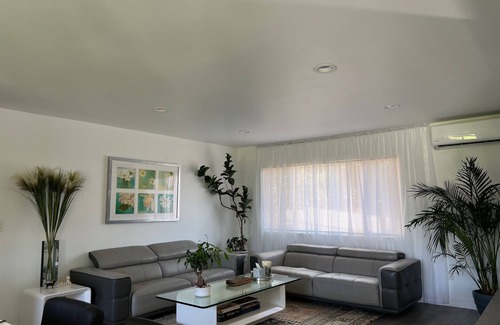 Felicita House | Pet friendly charming house in quite neighborhood in Escondido California