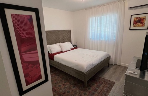 Felicita House | Pet friendly charming house in quite neighborhood in Escondido California