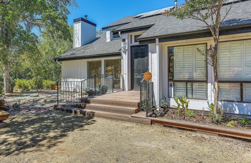 Yosemite Lakes House | Pet-Friendly Coarsegold Vacation Rental w/Deck!