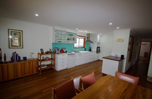 Surfside Cottage | Pet friendly cottage perfect for dog owners, bikers, kayakers and more!