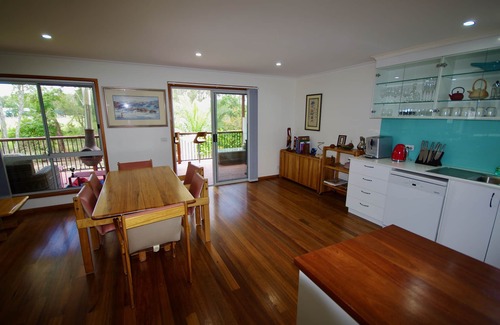 Surfside Cottage | Pet friendly cottage perfect for dog owners, bikers, kayakers and more!