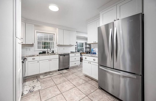 Durham House | Pet Friendly Cozy 3BRM fully Fenced yard