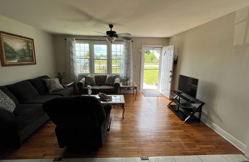Parker House | Pet Friendly! -Cozy getaway - 7 mins away from Downtown Greenville