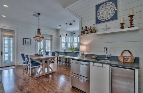 Forest District House | Pet Friendly Designer Home with Private Pool, Golf Cart and Bikes