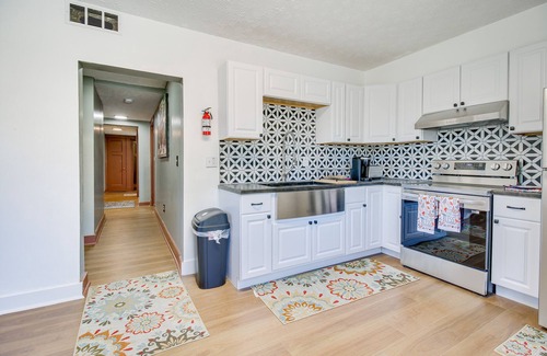 Dayton Condo | Pet-Friendly Dayton Condo ~ 1 Mi to Downtown!