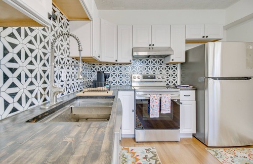 Dayton Condo | Pet-Friendly Dayton Condo ~ 1 Mi to Downtown!