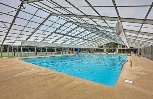 Ellijay House | Pet-Friendly Ellijay Cabin Resort Perks and Hot Tub