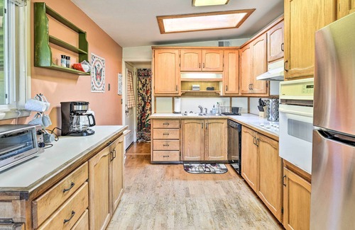 Eureka House | Pet-Friendly Eureka Home ~ 6 Mi to Old Town!