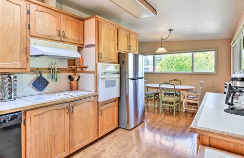 Eureka House | Pet-Friendly Eureka Home ~ 6 Mi to Old Town!