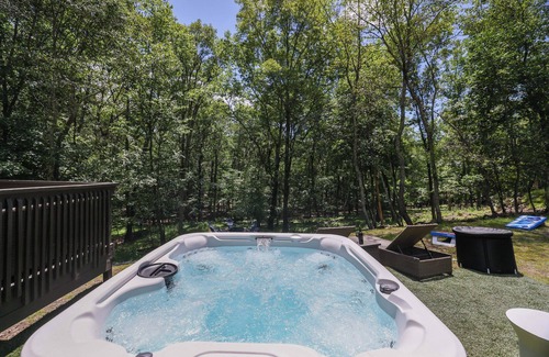 East Stroudsburg House | Pet-Friendly Family Retreat, 4BR, Hot Tub, GameRoom