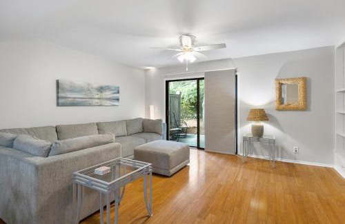 Folly Field House | Pet Friendly Folly Field Beach Stones Throw Villa 3 bed 2 & one half bath