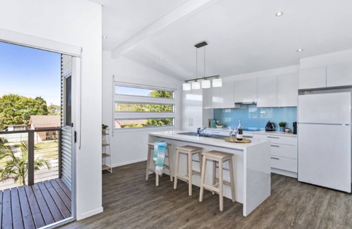 Narrawallee House | Pet friendly family home close to the beach in Narrawallee