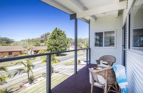 Narrawallee House | Pet friendly family home close to the beach in Narrawallee