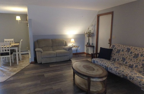 South Glastonbury Apartment | Pet Friendly & Family Friendly Second floor apartment with fenced in backyard!
