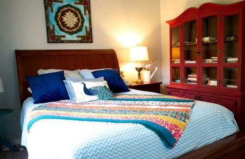 Rainbow CDP House | Pet Friendly Fantastic Secluded Cottage with Hot-tub in Rainbow, California