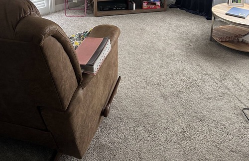 Ararat House | Pet friendly, Feel at home farmhouse with large deck. 15 minutes to downtown.