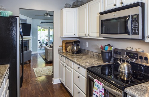 Charleston House | Pet friendly-fenced in yard. Centrally located! Great WiFi!